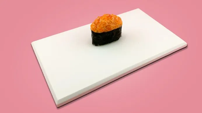 Гункан с лососем 