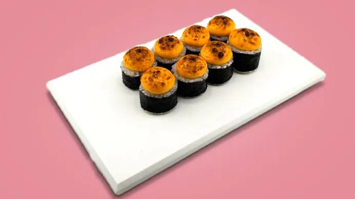 Яки маки под соусом том ям и c начинкой на выбор 